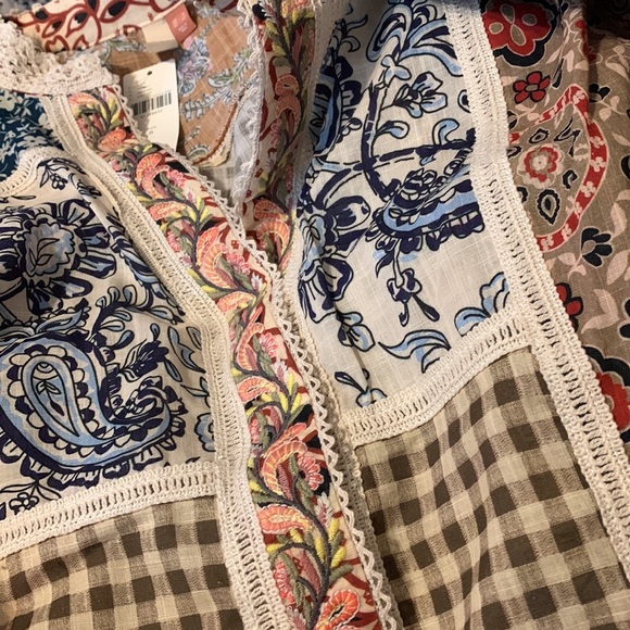 ✨ Anthropologie Printed Patchwork Blouse Sz 8 - Picture 6 of 7